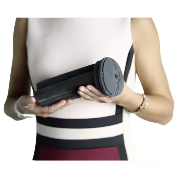 Kiiroo Titan Tight-Fit - masturbator cu inserție strâmtă - negru