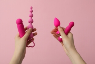 Ghid pentru dildo-uri: cum alegi dildo-ul potrivit pentru tine